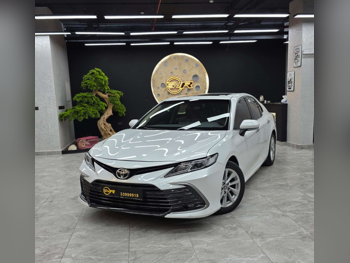 Toyota Camry LE 2023 Automatic 73,000 Km 4 Cylinder Front Wheel Drive (FWD) Sedan White