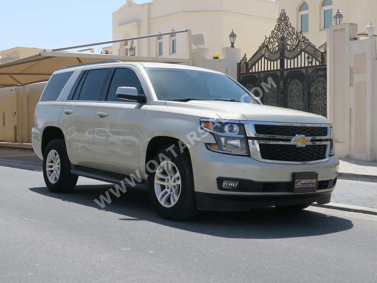 Chevrolet Tahoe LS 2016 Automatic 58,000 Km 8 Cylinder Rear Wheel Drive (RWD) SUV Gold