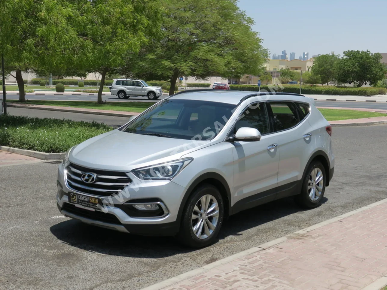Hyundai  Santa Fe  2016  Automatic  109,000 Km  6 Cylinder  Four Wheel Drive (4WD)  SUV  Silver