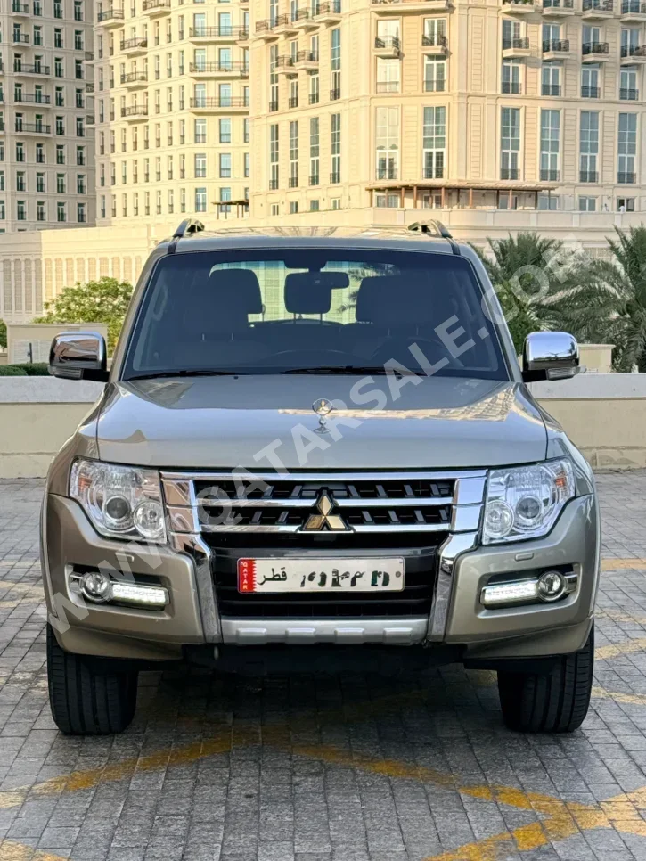 Mitsubishi Pajero 3.8 Gold Edition 2022 Automatic 65,000 Km 6 Cylinder Four Wheel Drive (4WD) SUV Beige