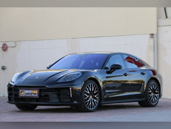Porsche Panamera 4 2025 Automatic 6,250 Km 6 Cylinder All Wheel Drive (AWD) Sedan Black With Warranty