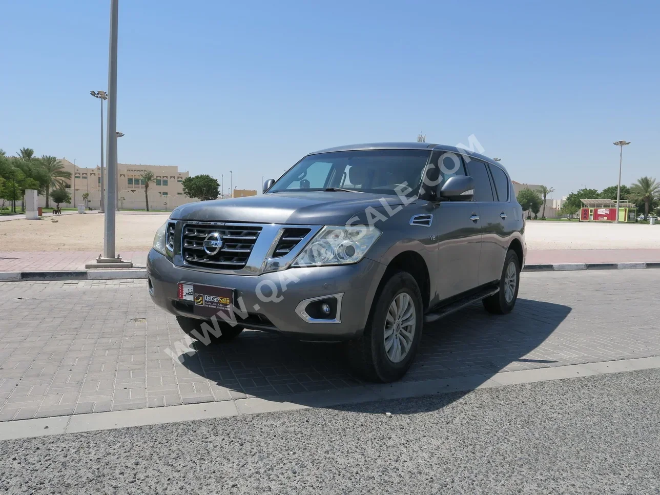 Nissan Patrol SE 2015 Automatic 304,500 Km 8 Cylinder Four Wheel Drive (4WD) SUV Gray