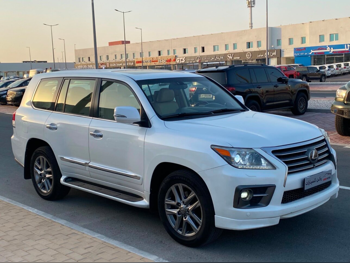 Lexus  LX  570 S  2015  Automatic  340,000 Km  8 Cylinder  Four Wheel Drive (4WD)  SUV  White