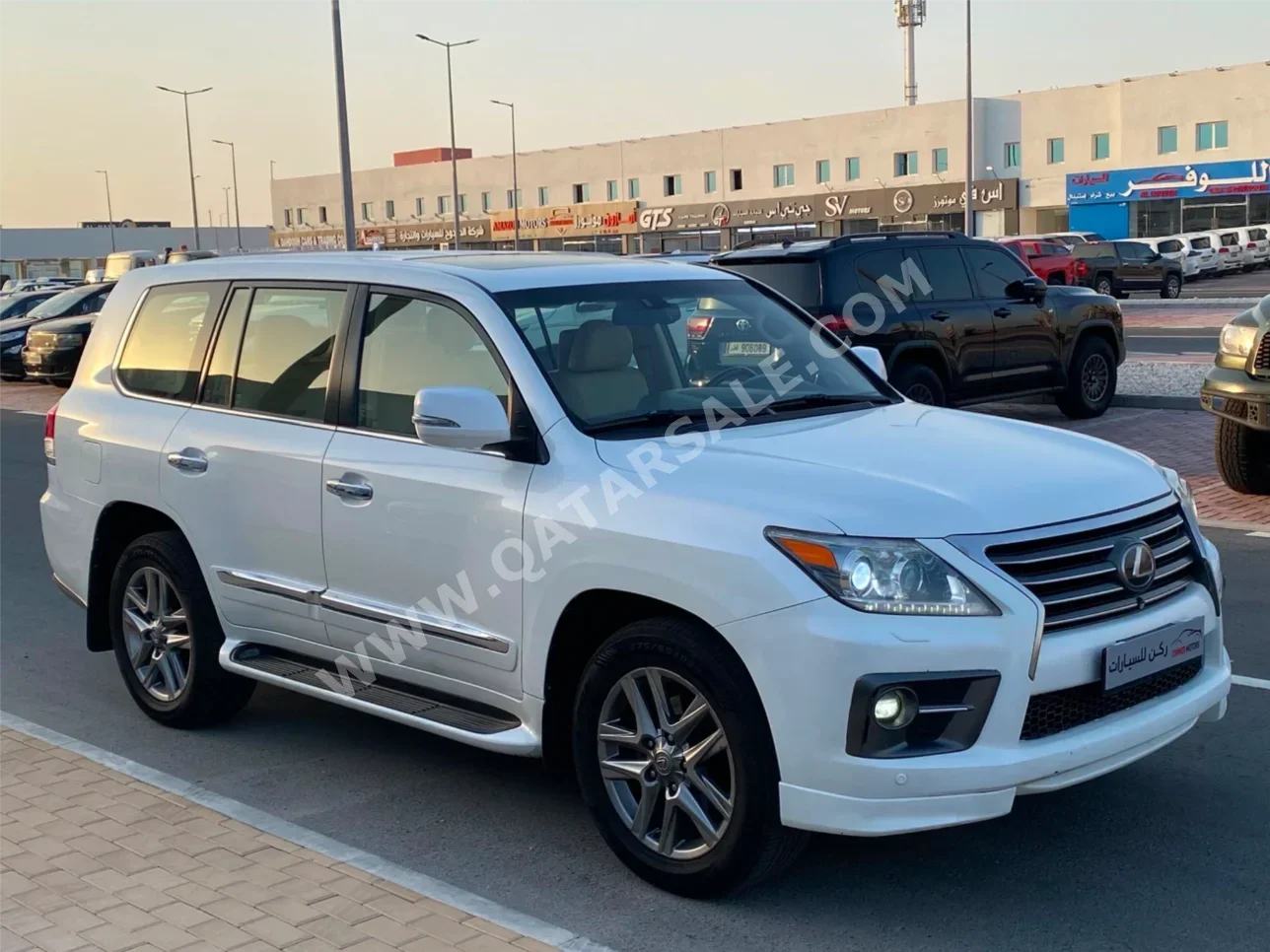 Lexus LX 570 S 2015 Automatic 340,000 Km 8 Cylinder Four Wheel Drive (4WD) SUV White