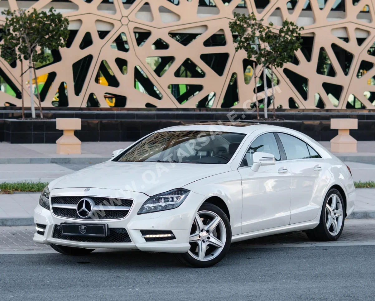 مرسيدس - بنز سي ال اس 350 AMG 2015 اوتوماتيك 100,000 كم 6 سلندر دفع كلي مستمر سيدان أبيض