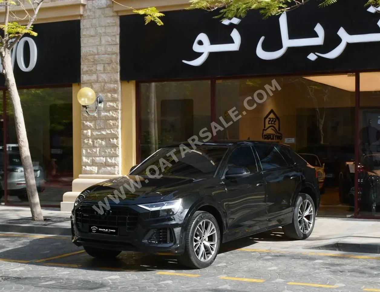 اودي كيو 8 2023 اوتوماتيك 33,100 كم 6 سلندر دفع رباعي اس يو في أسود تحت الضمان