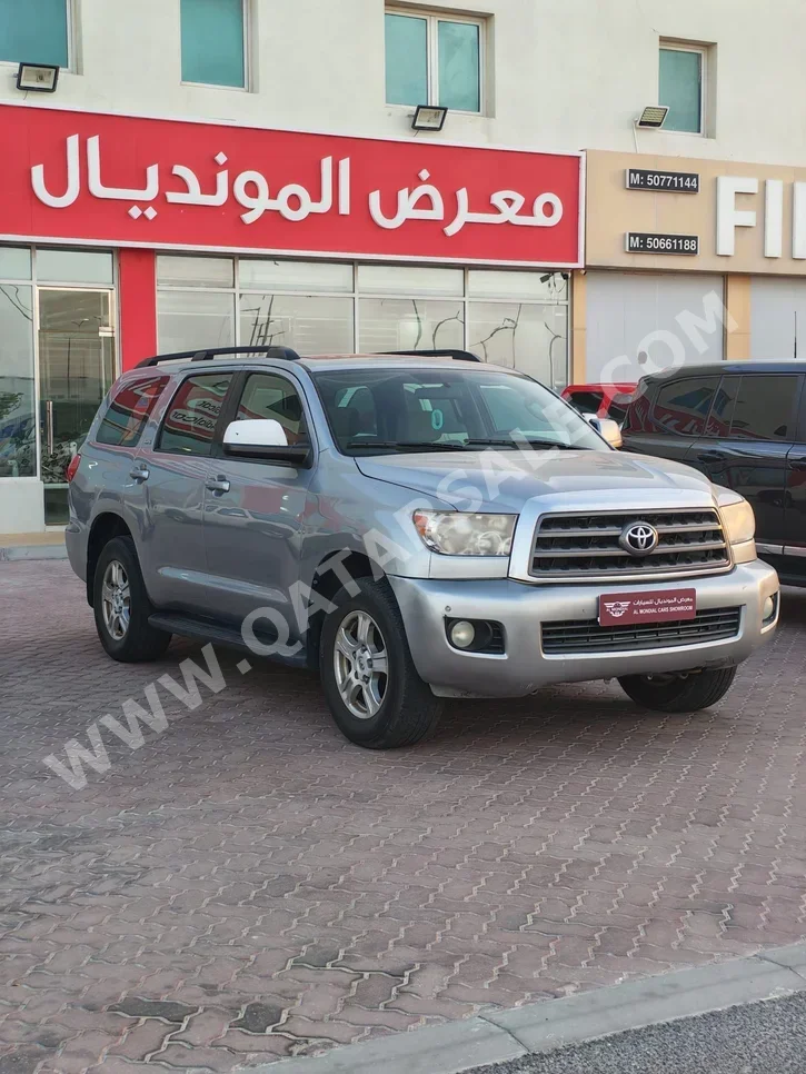 Toyota Sequoia SR5 2014 Automatic 377,000 Km 8 Cylinder Four Wheel Drive (4WD) SUV Silver