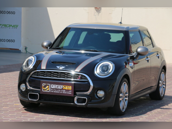 Mini Cooper S 2018 Automatic 101,000 Km 4 Cylinder Front Wheel Drive (FWD) Hatchback Black