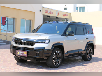 BYD Leopard 8 Flagship 2025 Automatic 32,000 Km 4 Cylinder Four Wheel Drive (4WD) SUV Gold