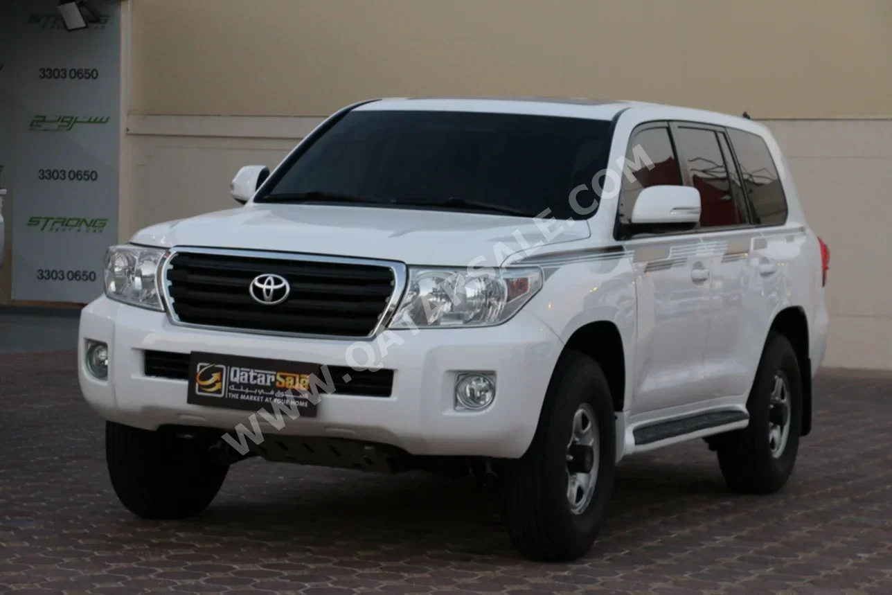 Toyota  Land Cruiser  GX  2013  Manual  303,000 Km  6 Cylinder  Four Wheel Drive (4WD)  SUV  White