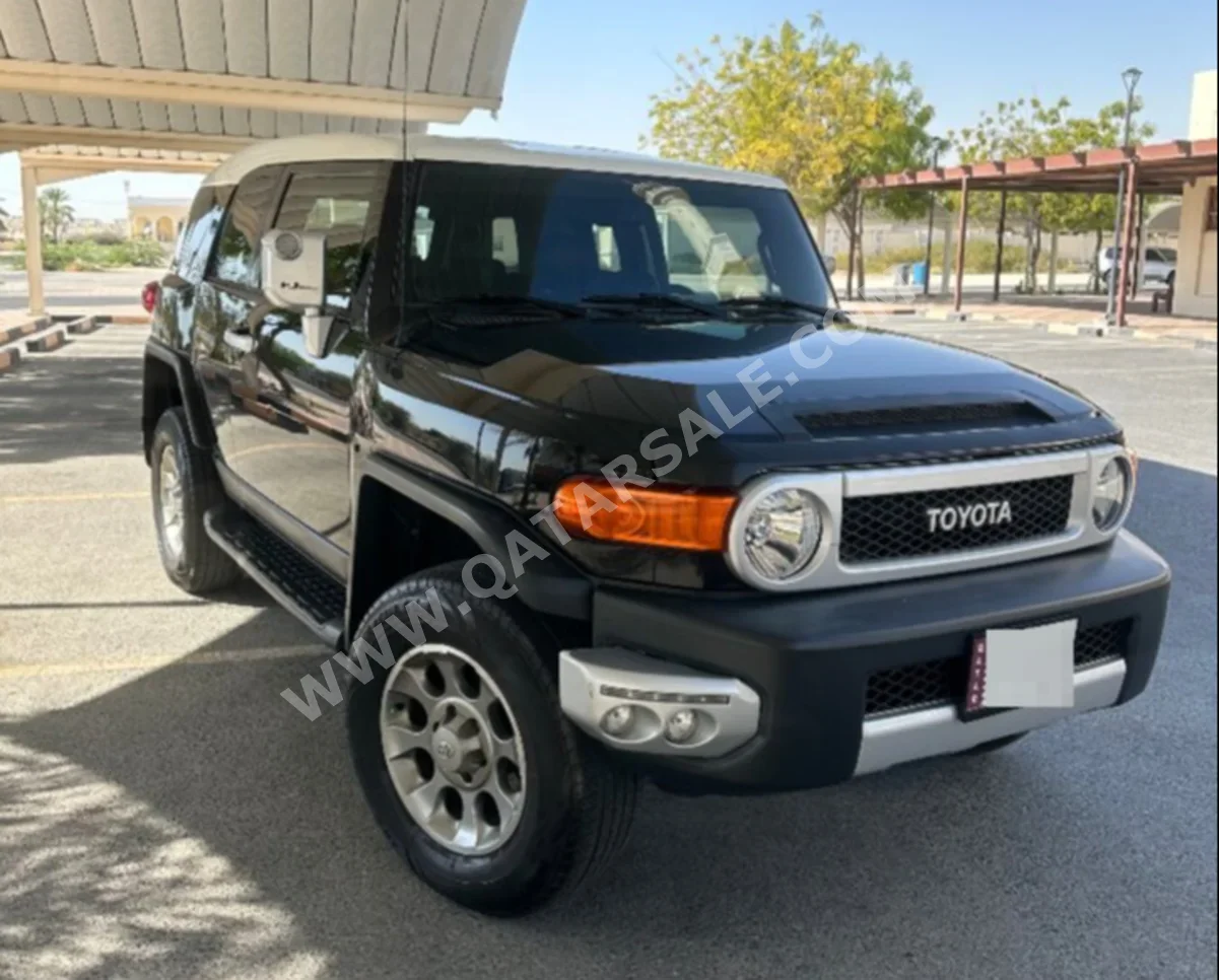Toyota FJ Cruiser 2013 Automatic 340,000 Km 6 Cylinder Four Wheel Drive (4WD) SUV Black