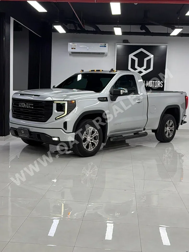 GMC Sierra Elevation 2023 Automatic 140,000 Km 8 Cylinder Four Wheel Drive (4WD) Pick Up Silver