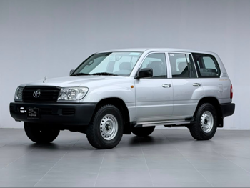 Toyota  Land Cruiser  G  2007  Manual  35,000 Km  6 Cylinder  Four Wheel Drive (4WD)  SUV  Silver