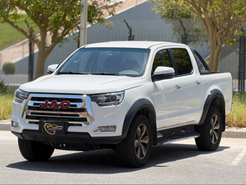 JAC Motors  T8  2025  Manual  35,000 Km  4 Cylinder  Four Wheel Drive (4WD)  Pick Up  White  With Warranty