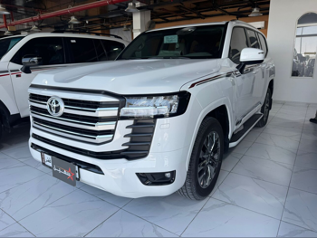 Toyota  Land Cruiser  GXR  2026  Automatic  5,000 Km  6 Cylinder  Four Wheel Drive (4WD)  SUV  White  With Warranty