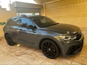 Volkswagen  Touareg  R line  2022  Automatic  26,185 Km  4 Cylinder  All Wheel Drive (AWD)  SUV  Gray  With Warranty