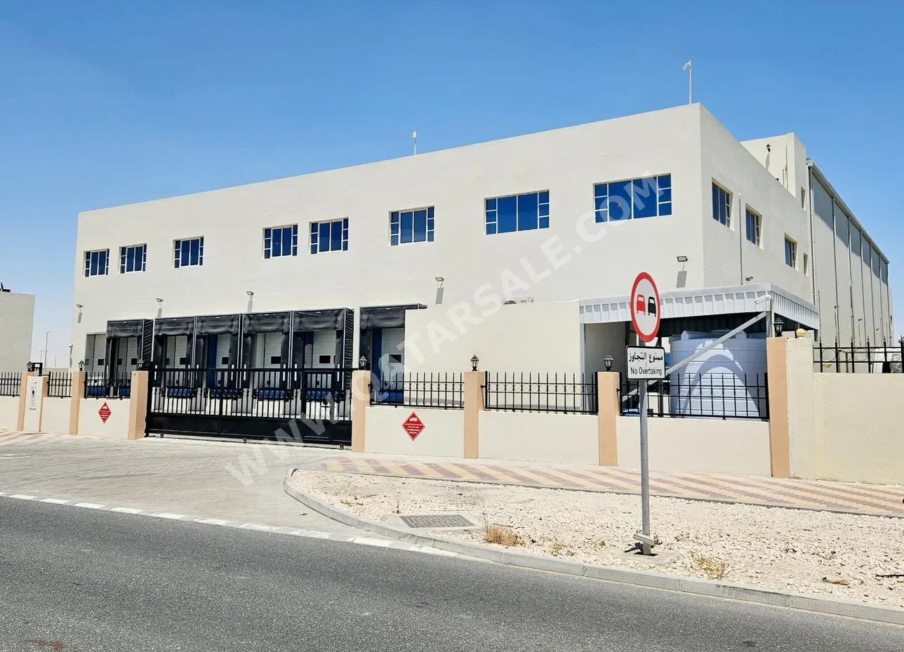 Warehouses & Stores - Al Wakrah - Barkit Al Awamer -Area Size: 5000 Square Meter