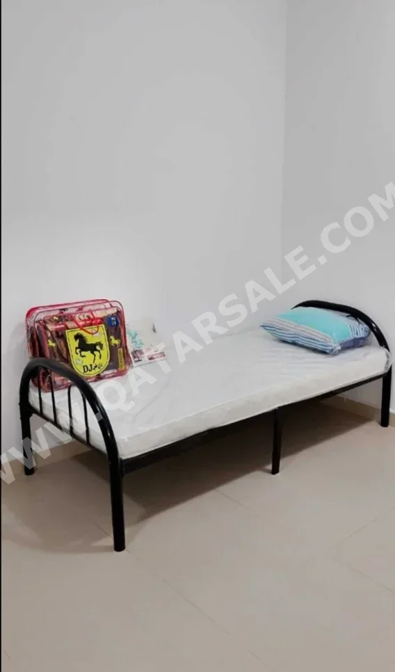 Beds - Lifestyle - Single - Black - Mattress Included