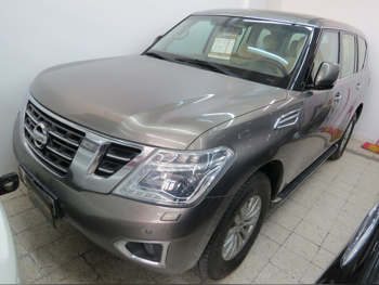 Nissan  Patrol  SE  2016  Automatic  211,000 Km  8 Cylinder  Four Wheel Drive (4WD)  SUV  Gray