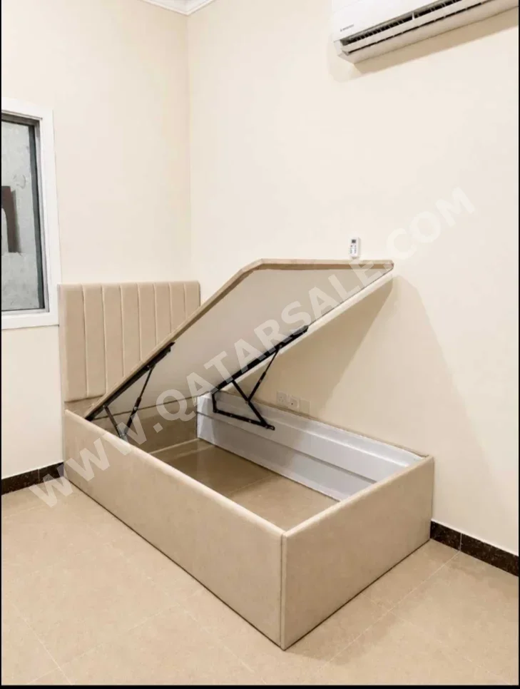 Beds - Lifestyle - Single - Multicolor
