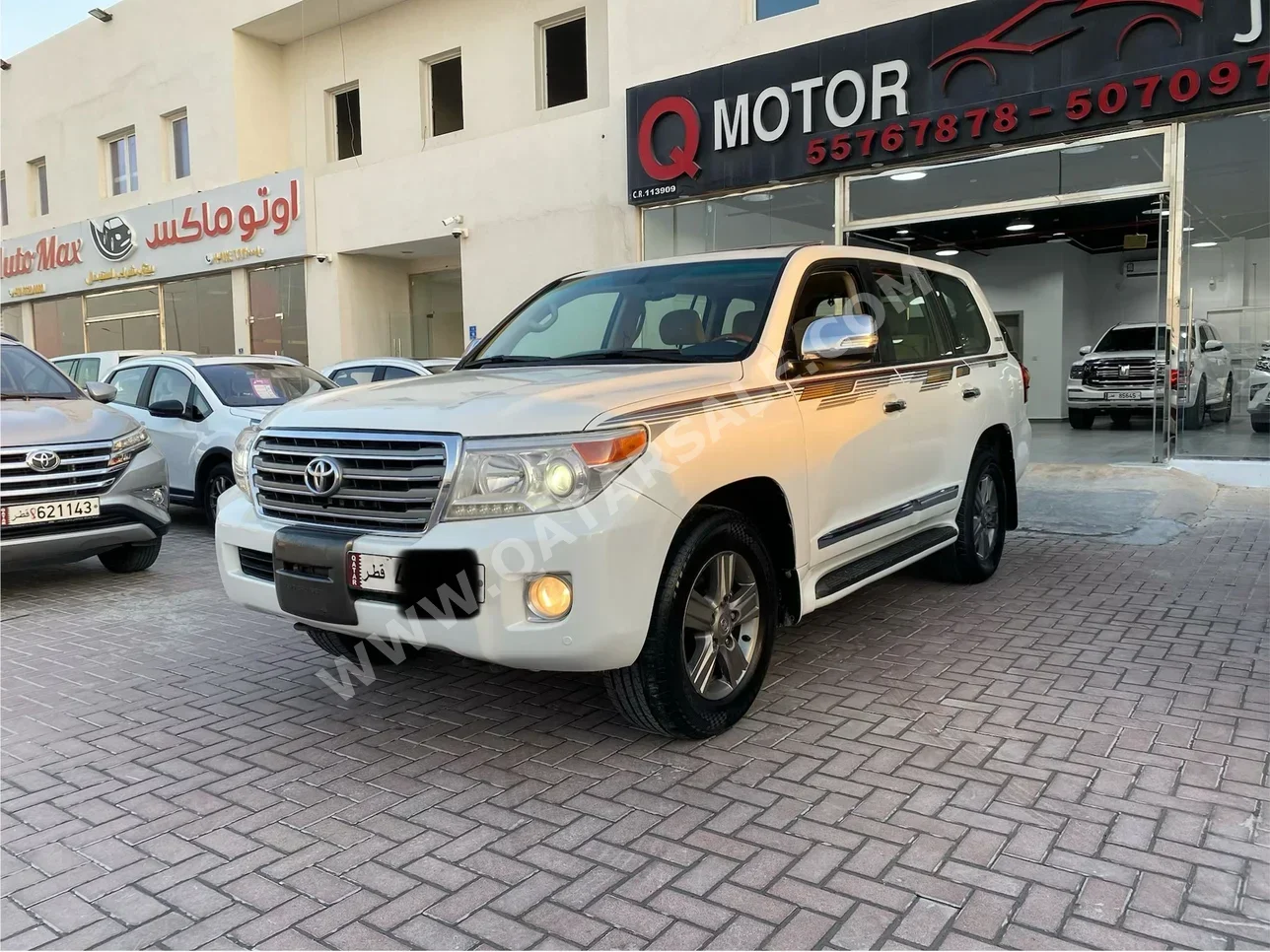 Toyota Land Cruiser GXR 2015 Automatic 350,000 Km 8 Cylinder Four Wheel Drive (4WD) SUV White