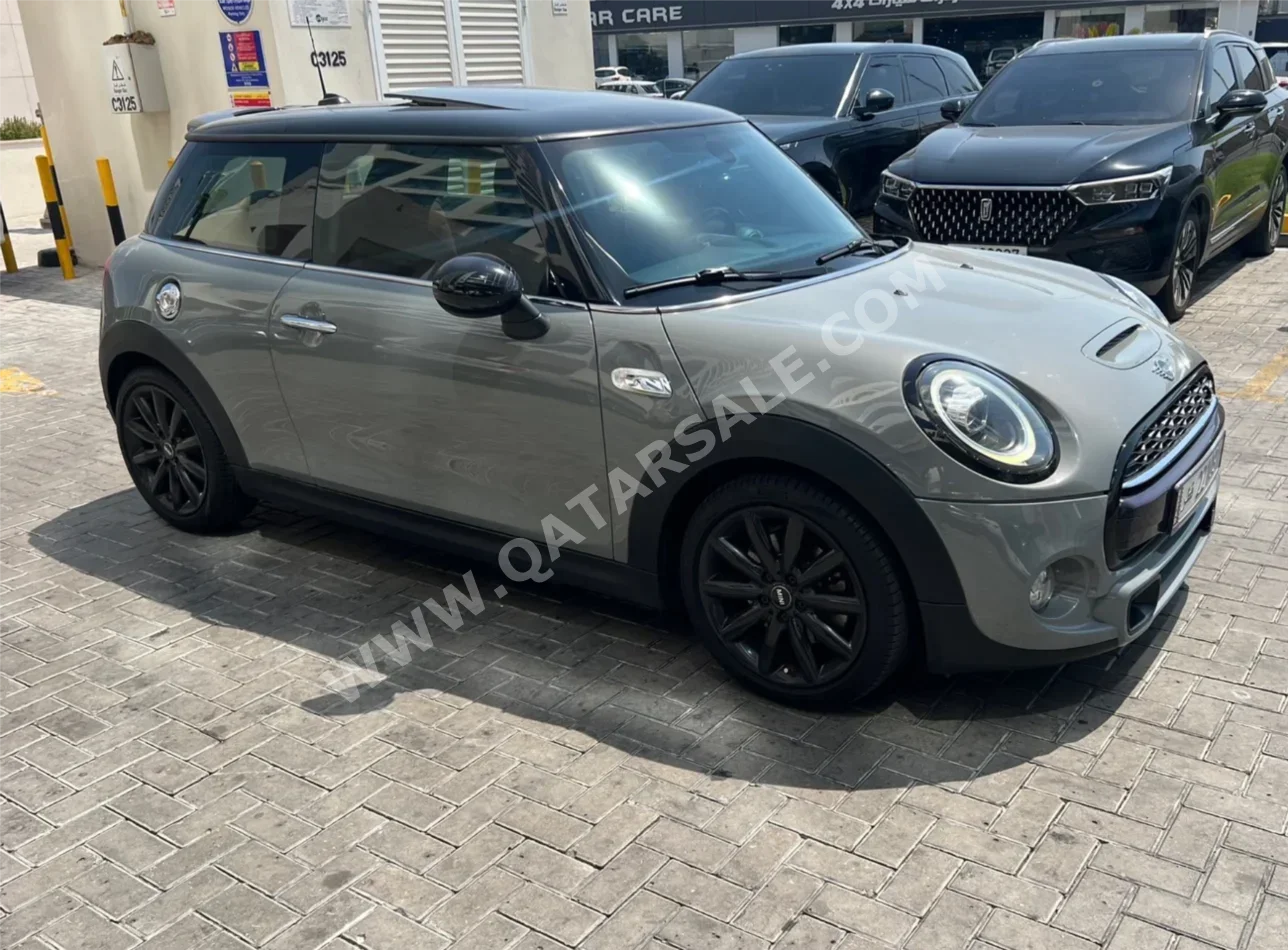 Mini Cooper S 2019 Automatic 83,000 Km 4 Cylinder Front Wheel Drive (FWD) Hatchback Silver