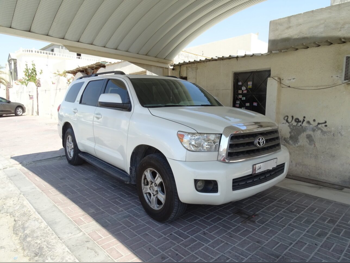 Toyota Sequoia SR5 2015 Automatic 399,000 Km 8 Cylinder Four Wheel Drive (4WD) SUV White