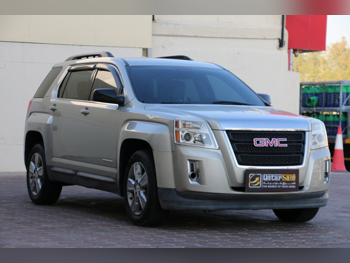 GMC Terrain SLE 2015 Automatic 38,000 Km 6 Cylinder Four Wheel Drive (4WD) SUV Gold