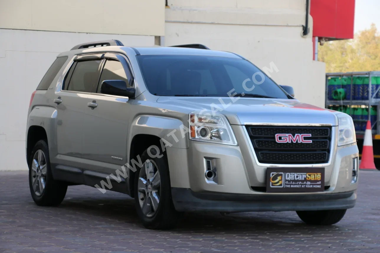 GMC Terrain SLE 2015 Automatic 38,000 Km 6 Cylinder Four Wheel Drive (4WD) SUV Gold
