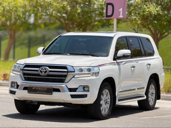 Toyota  Land Cruiser  GXR  2020  Automatic  145,000 Km  8 Cylinder  Four Wheel Drive (4WD)  SUV  White