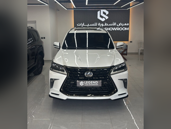 Lexus  LX  570 S Black Edition  2019  Automatic  239,000 Km  8 Cylinder  Four Wheel Drive (4WD)  SUV  White