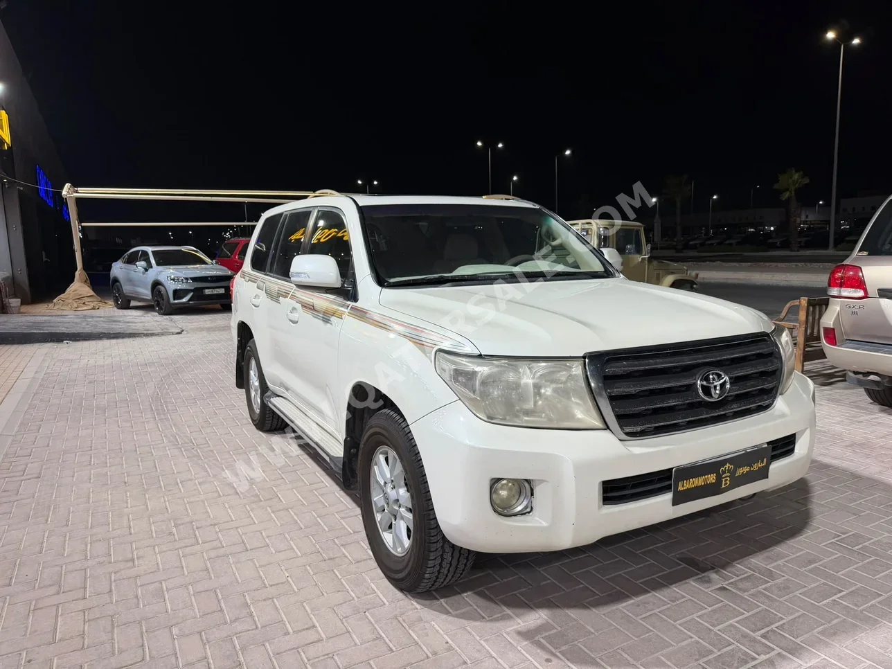 Toyota Land Cruiser GX 2013 Automatic 430,000 Km 6 Cylinder Four Wheel Drive (4WD) SUV White