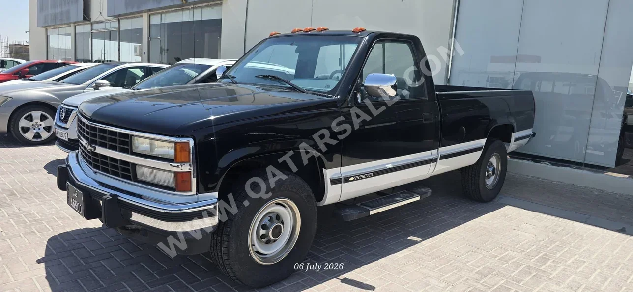 Chevrolet Silverado 2500 HD 1992 Automatic 159,000 Km 8 Cylinder Four Wheel Drive (4WD) Pick Up Black