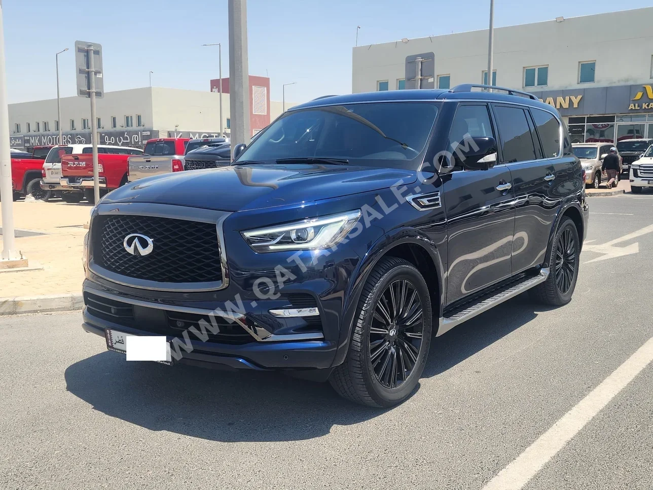 انفنيتي كيو اكس 80 2023 اوتوماتيك 57,000 كم 8 سلندر دفع رباعي اس يو في أزرق غامق تحت الضمان