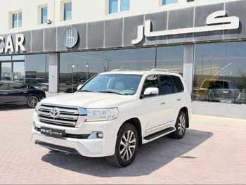 Toyota  Land Cruiser  VXS  2016  Automatic  300,000 Km  8 Cylinder  Four Wheel Drive (4WD)  SUV  White