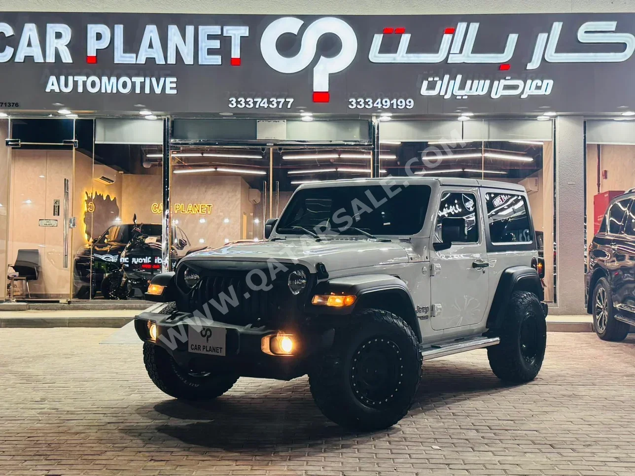 جييب رانجلار سبورت 2019 اوتوماتيك 165,000 كم 6 سلندر دفع رباعي اس يو في أبيض