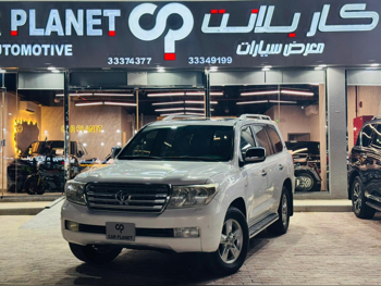 تويوتا  لاند كروزر  في اكس ار  2011  اوتوماتيك  346,000 كم  8 سلندر  دفع رباعي  اس يو في  أبيض