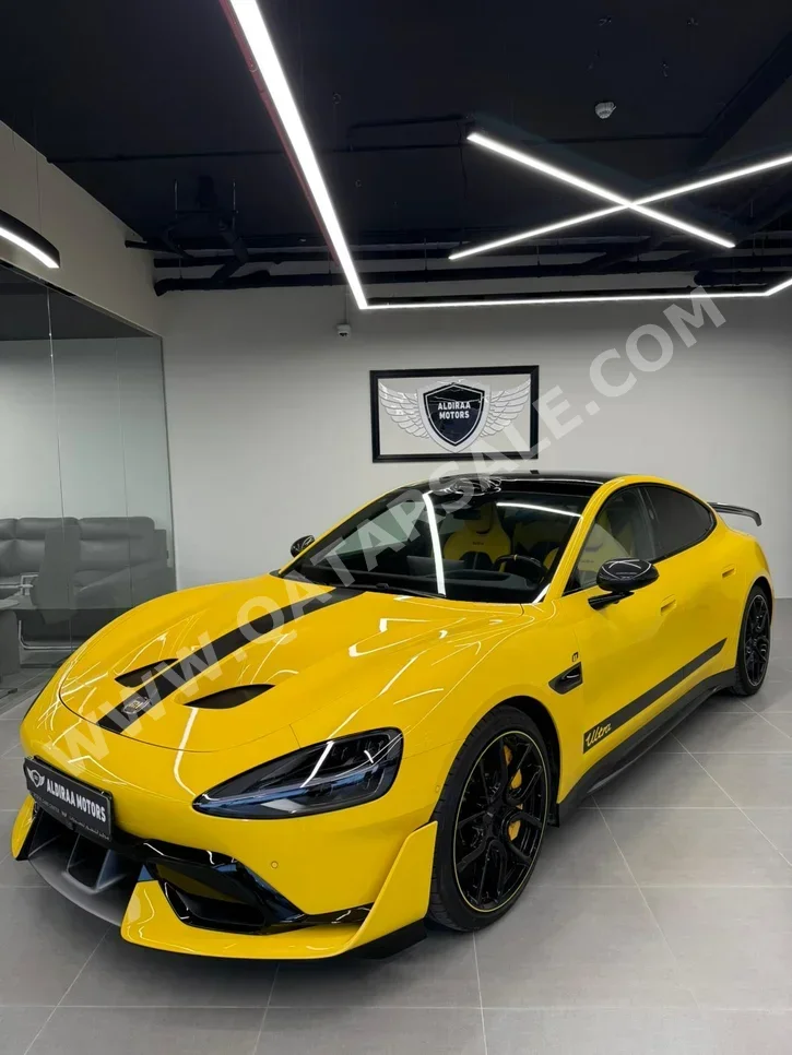 Xiaomi SU7 Ultra 2025 Automatic 0 Km 0 Cylinder Rear Wheel Drive (RWD) Coupe / Sport Yellow With Warranty