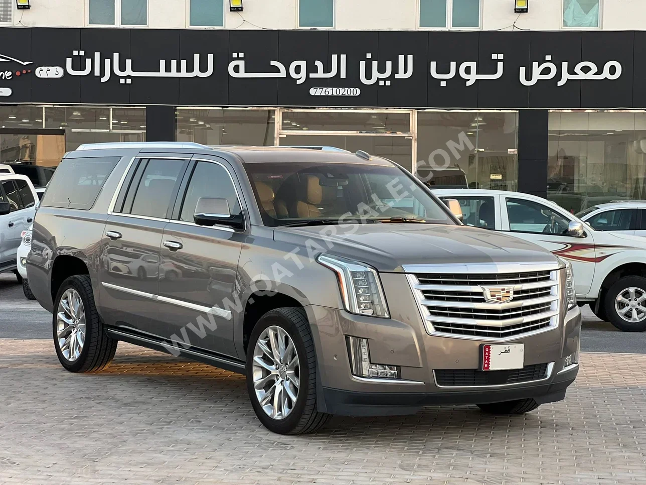 كاديلاك  اسكيليد  2019  اوتوماتيك  147,000 كم  8 سلندر  دفع رباعي  اس يو في  رمادي