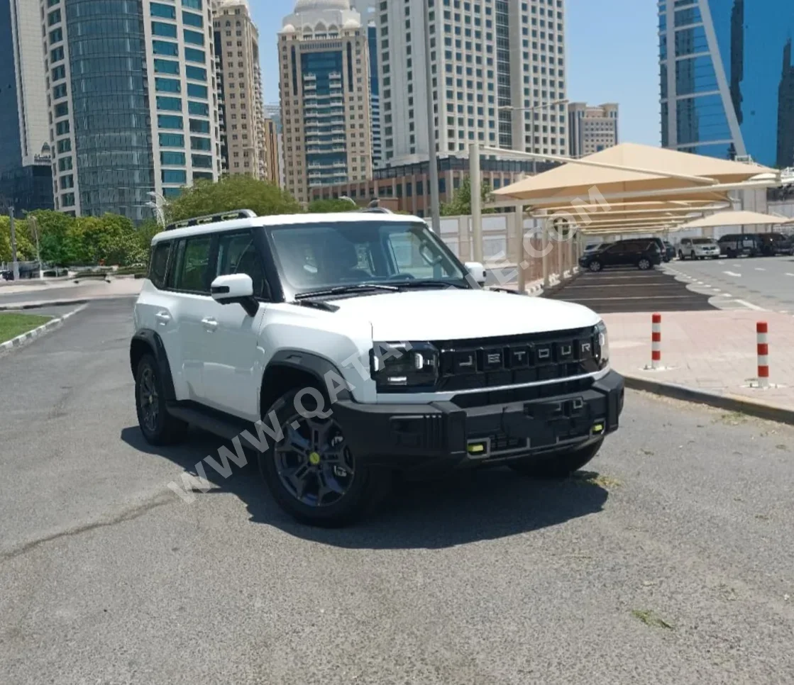 جيتور تي 2 2025 اوتوماتيك 0 كم 4 سلندر دفع رباعي اس يو في أبيض تحت الضمان