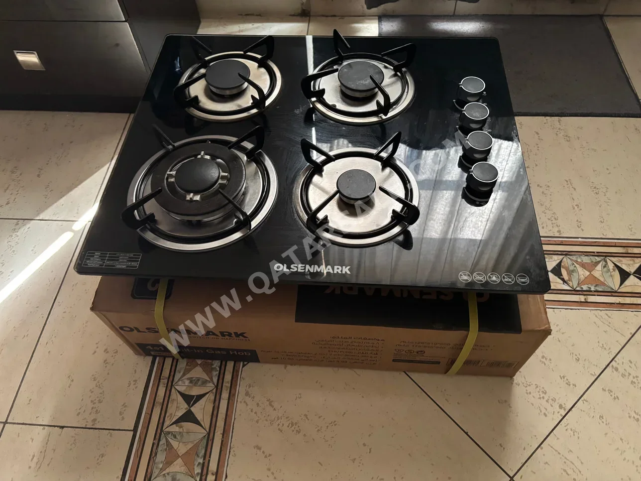 Cooktops 4 /  Gas  Black