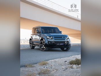 Land Rover  Defender  110 HSE  2022  Automatic  120,000 Km  6 Cylinder  Four Wheel Drive (4WD)  SUV  Gray