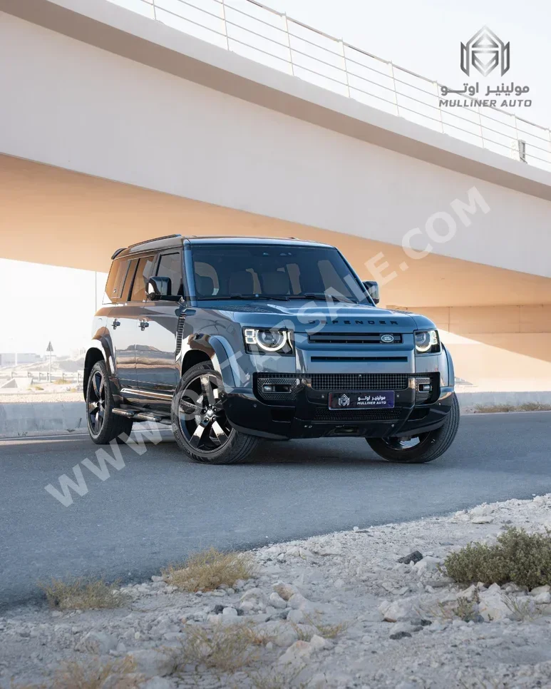 لاند روفر ديفيندر 110 اتش اس اي 2022 اوتوماتيك 120,000 كم 6 سلندر دفع رباعي اس يو في رمادي