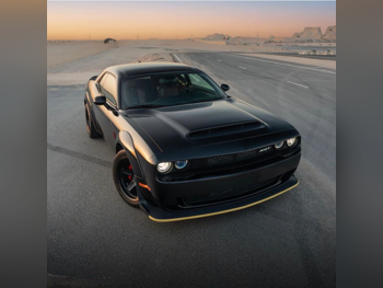 Dodge Challenger SRT 2016 Automatic 160,000 Km 8 Cylinder Rear Wheel Drive (RWD) Coupe / Sport Black