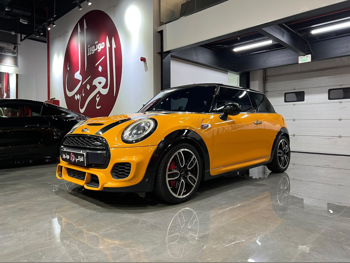 Mini  Cooper  S  2016  Automatic  169,000 Km  4 Cylinder  Front Wheel Drive (FWD)  Hatchback  Orange