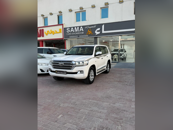 Toyota  Land Cruiser  VXR  2017  Automatic  360,000 Km  8 Cylinder  Four Wheel Drive (4WD)  SUV  White