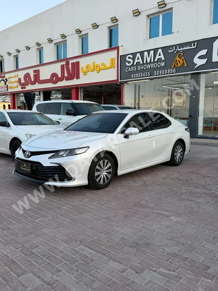 Toyota Camry LE 2024 Automatic 23,000 Km 4 Cylinder Front Wheel Drive (FWD) Sedan White With Warranty