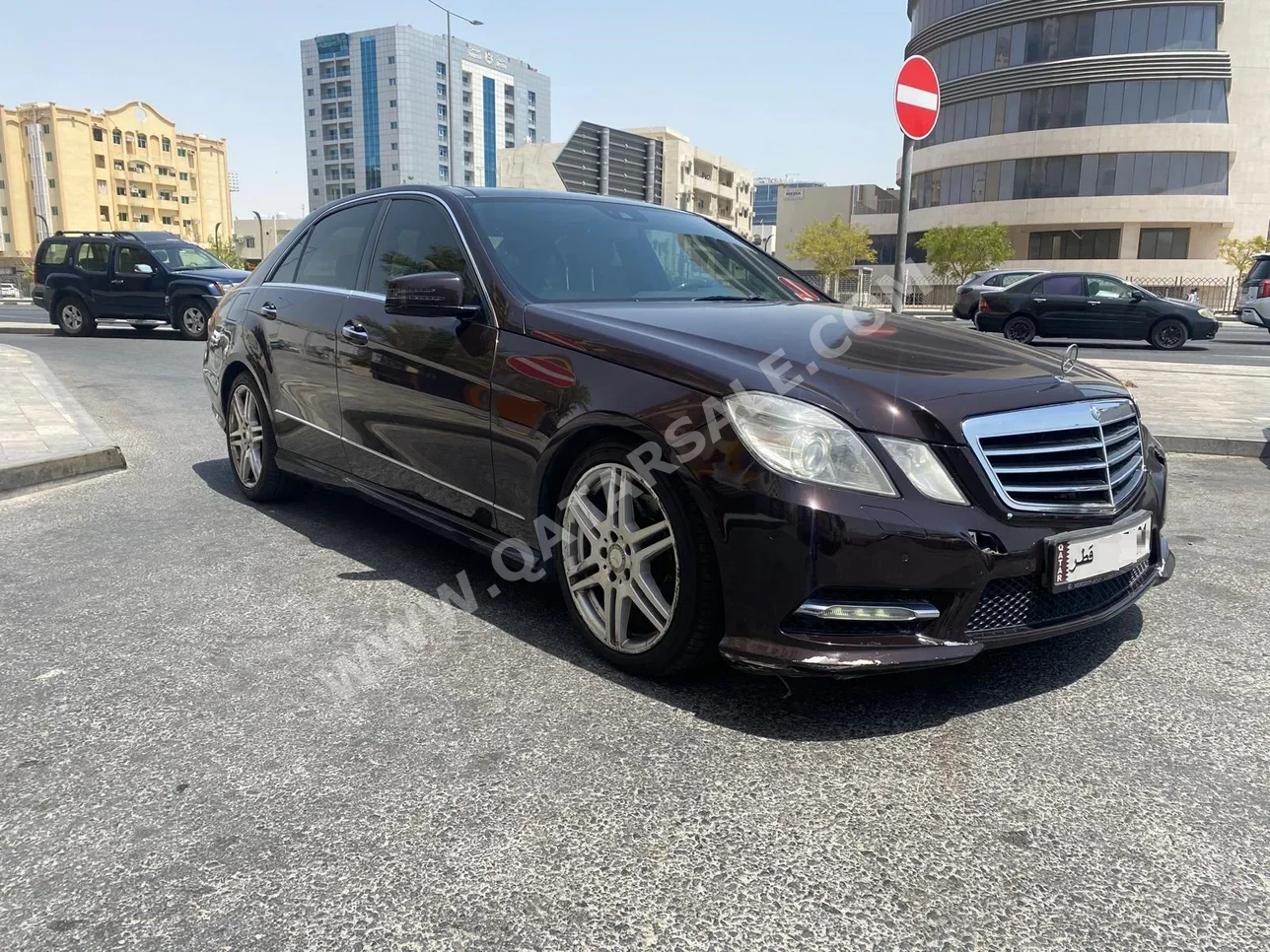 Mercedes-Benz E-Class 300 2013 Automatic 174,000 Km 6 Cylinder Rear Wheel Drive (RWD) Sedan Maroon