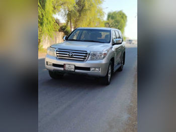 Toyota  Land Cruiser  VXR  2010  Automatic  520,000 Km  8 Cylinder  Four Wheel Drive (4WD)  SUV  Silver