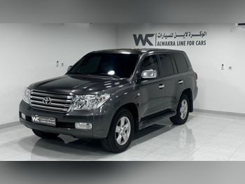 Toyota  Land Cruiser  VXR  2011  Automatic  418,000 Km  8 Cylinder  Four Wheel Drive (4WD)  SUV  Gray